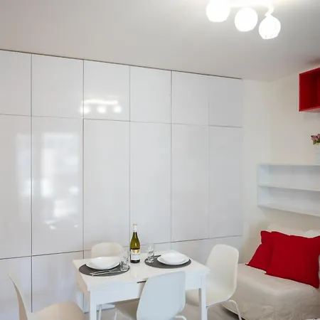 Apartment Colorful Studio With Balcony - Free Parking