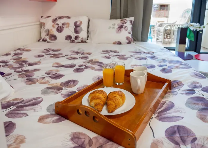 Colorful Studio With Balcony - Free Parking Daire *