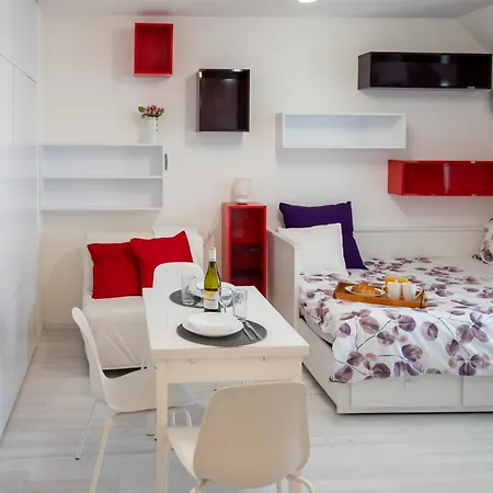 Colorful Studio With Balcony - Free Parking Sófia